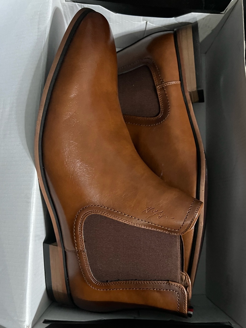 Tommy Hilfiger brown Leather Chukka Chelsea Boots
